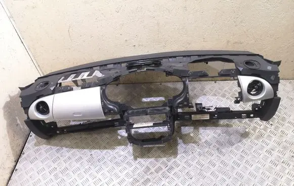 Mini One - Cooper R50 - 53 Dashboard