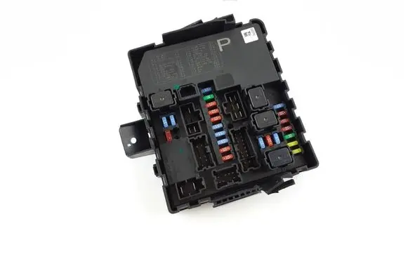 Nissan Pathfinder R52 BSM Control unit 284B7EB03B 523547F05 1941015157