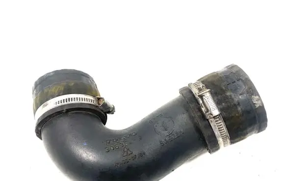 Volvo V70 Intercooler hose/pipe 30696253