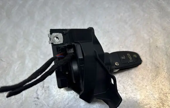 Audi Q7 4L Ignition lock 4F0910131E