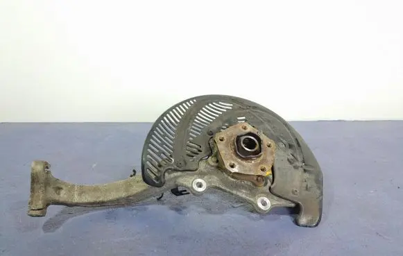 Audi Q7 4M Front wheel hub spindle knuckle 4M0407560