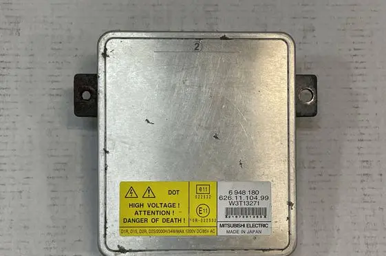 Volvo V70 Xenon control unit/module 6948180 W3T13271 6261110499