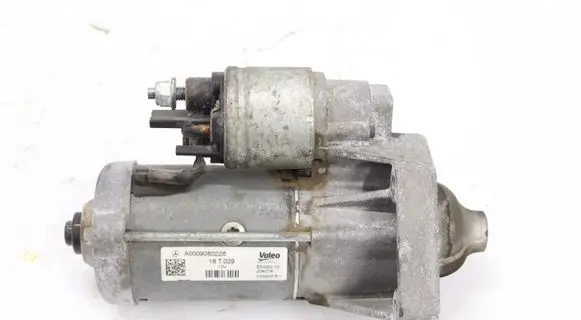 Mercedes-Benz Vito Viano W447 Starter motor A0009060226