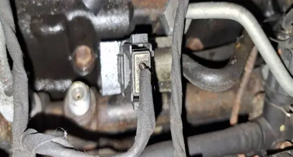 KIA Sorento Turbo solenoid valve 