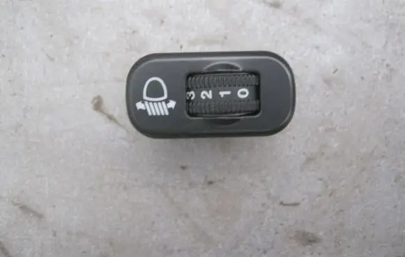 Mercedes-Benz Sprinter W906 Headlight level height control switch 0005445931