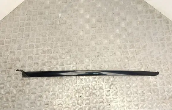 Peugeot 5008 II Windshield trim 9810112080