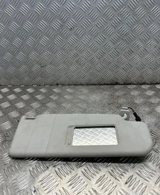 Volkswagen Golf VI Sun visor
