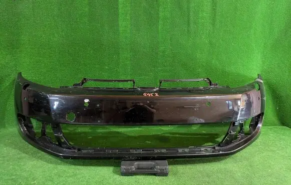 Volkswagen Golf VI Front bumper