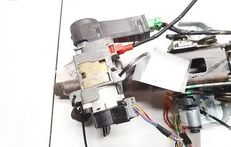 Volvo XC90 Ignition lock 8673073