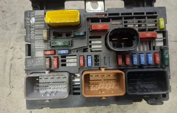 Peugeot 308 BSM Control unit 9675878480 27957704