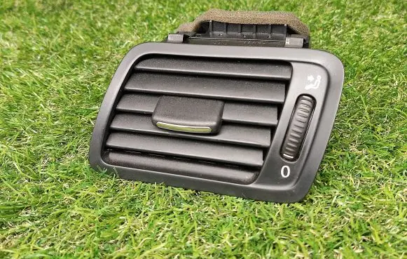 Volkswagen PASSAT B6 Dashboard side air vent grill/cover trim 3C1819701E