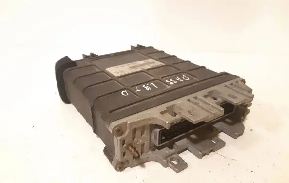 Volkswagen PASSAT B4 Engine control unit/module 028906021B