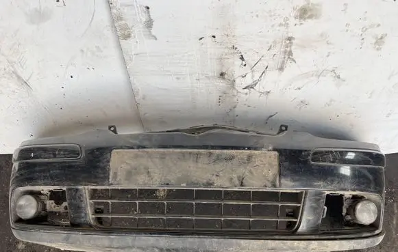 Volkswagen Golf V Front bumper