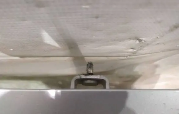 Mitsubishi Outlander Tailgate/trunk/boot hinge 