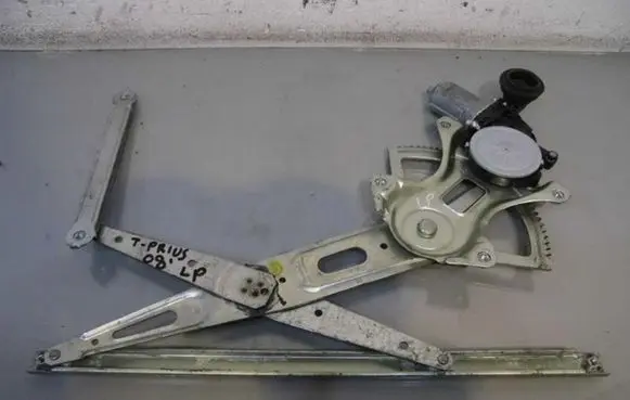 Toyota Prius (NHW20) Front window lifting mechanism without motor