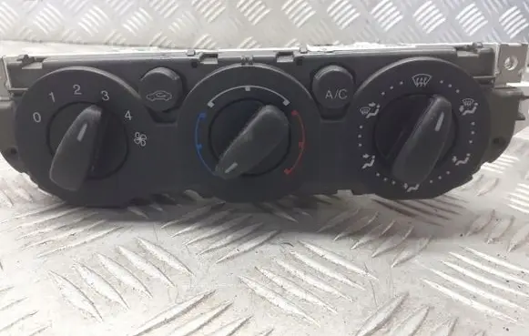 Ford Focus Interior fan control switch 7M5T-19980-AA