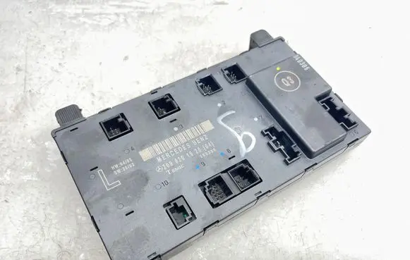 Mercedes-Benz CLK A209 C209 Door control unit/module 2098201926