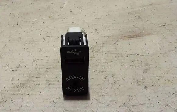 BMW 3 F30 F35 F31 AUX in-socket connector 9229247