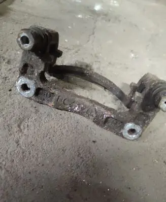 Hyundai Santa Fe Brake caliper pad carrier rear BC4120