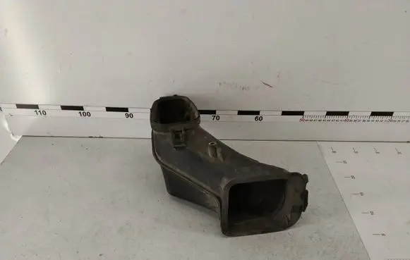 BMW 7 E65 E66 Air intake duct part 8379956
