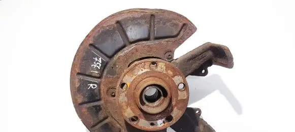 Skoda Octavia Mk2 (1Z) Front wheel hub