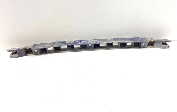 Front bumper mounting bracket