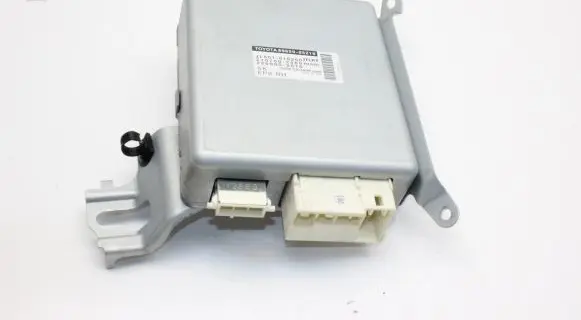 Toyota Avensis T270 Power steering control unit/module 8965005210 JL501010260