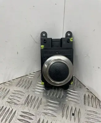 Head unit multimedia control