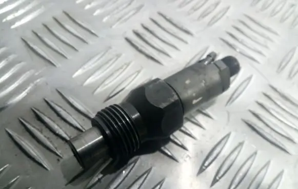 Renault Megane I Fuel injector LCR6735406H 30KTF