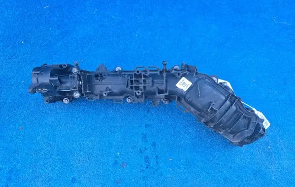 BMW X1 F48 F49 Intake manifold 11618596906 8596906