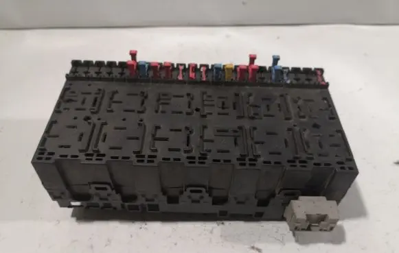 Volkswagen Transporter - Caravelle T4 Fuse module 357937039