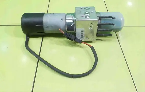 Audi A3 S3 8P Convertible roof hydraulic pump 1042219
