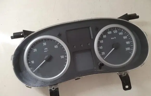 Opel Vivaro Speedometer (instrument cluster) P8200459068D