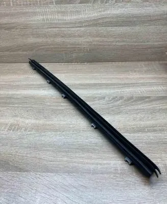 BMW 3 F30 F35 F31 Door glass trim 7258299