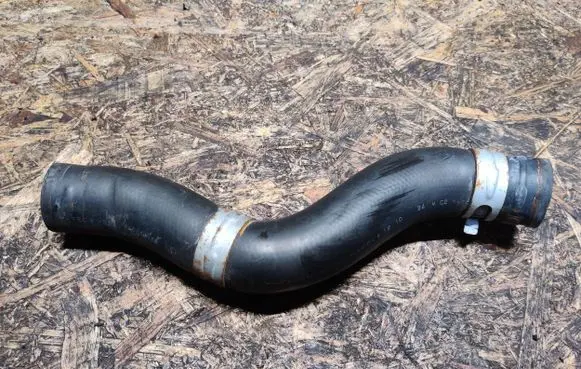 Honda Civic IX Engine coolant pipe/hose