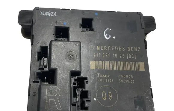 Mercedes-Benz E W211 Door control unit/module 2118201626