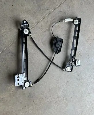 Volkswagen PASSAT CC Front door electric window regulator 
