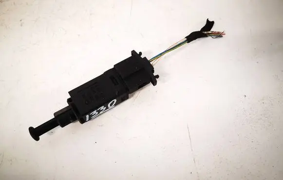 Volkswagen Golf III Brake pedal sensor switch 1H0927189D