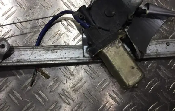 Mazda 626 Front door window regulator motor 3630161631 dg-pwh2b