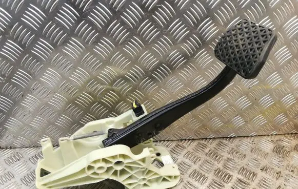 BMW X3 F25 Brake pedal 6787504