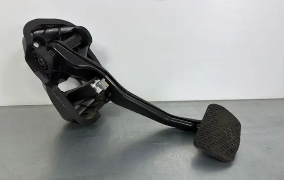 Mercedes-Benz C W205 Brake pedal A2052920415