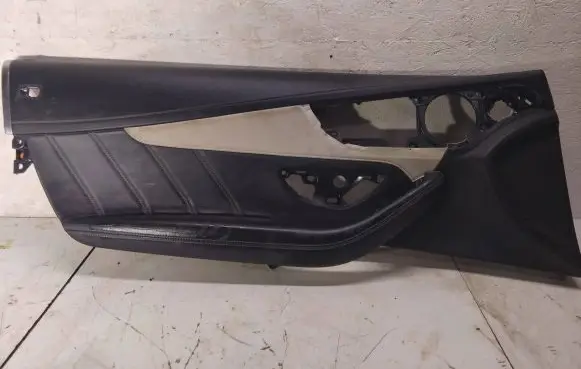 Mercedes-Benz C W205 Front door card panel trim 10006708 030120181