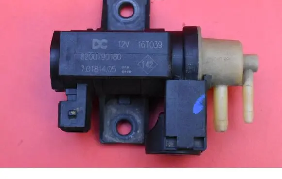Nissan X-Trail T32 Vacuum valve 8200790180