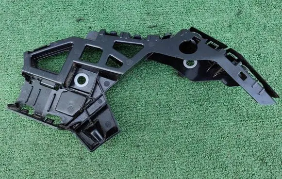 Volkswagen Golf VIII Front bumper mounting bracket 5H0807049D