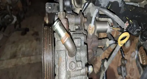 Toyota Corolla Verso AR10 Power steering pump 