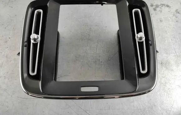 Radio/GPS head unit trim