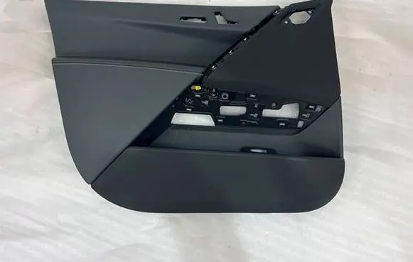 BMW iX Coupe rear side trim panel 9495985 12243110 9495965