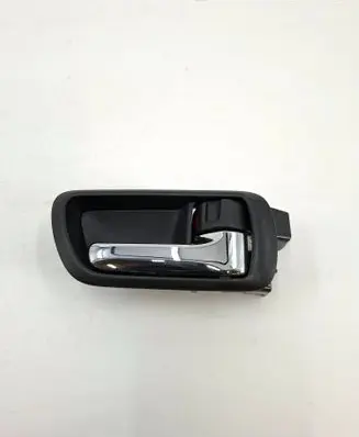 Toyota Corolla Verso AR10 Rear door interior handle 692050F010