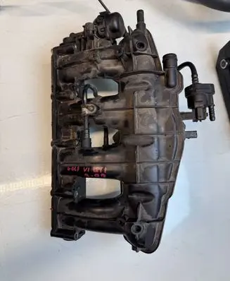 Volkswagen Golf VI Intake manifold 710131000 20T136