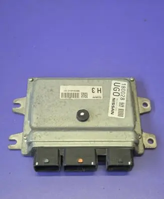 Nissan Juke I F15 Engine control unit/module ECU BEM330400